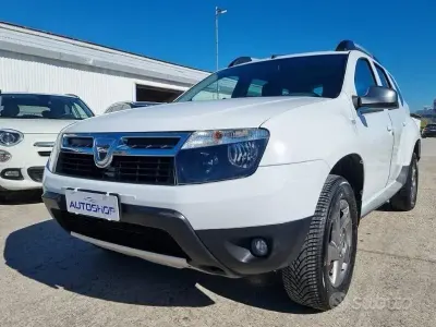 Usata Dacia Duster Lauréate 107 CV (78 kW) 2012 Bianco SUV