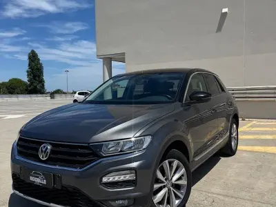 Usata VW T-Roc Style 150 CV (110 kW) 2018 Grigio SUV