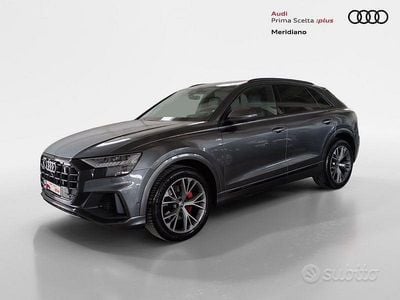 Usata Audi Q8 Sport 231 CV (169 kW) 2020 Grigio daytona perla SUV