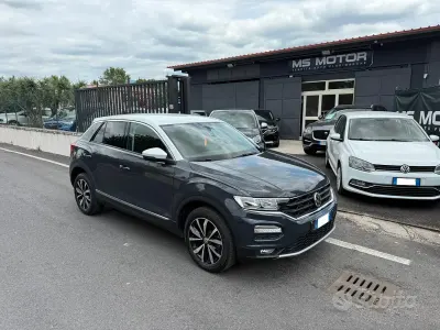 Usata VW T-Roc 116 CV (85 kW) 2019 Grigio SUV