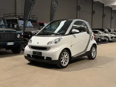 Usata Smart ForTwo Coupé 70 CV (51 kW) 2010 Bianco Coupé