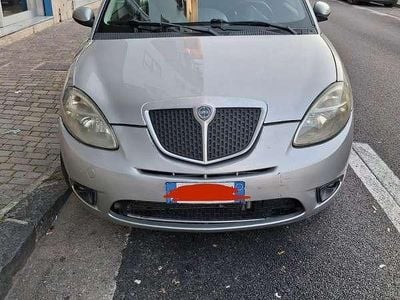 Usado Lancia Ypsilon 61 HP (44 kW) 2004 Citadino