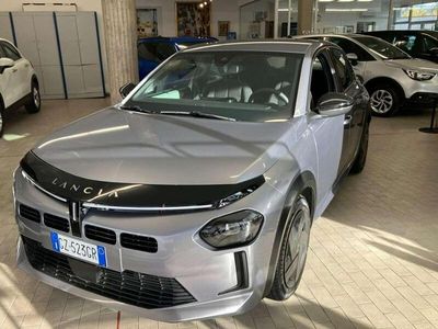 Usata Lancia Ypsilon 101 CV (74 kW) 2025 Grigio metallizzato Utilitaria