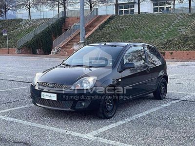 Usata Ford Fiesta 68 CV (50 kW) 2007 Grigio Utilitaria