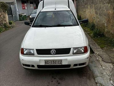Begagnad VW Caddy 75 HK (55 kW) 1992 Vit Minibuss