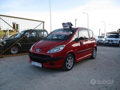 Rosso Usata 2005 Peugeot 1007 Monovolume | 2990 € (Buon prezzo)
