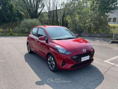 Usata Hyundai i10 63 CV (46 kW) 2024 Rosso Utilitaria