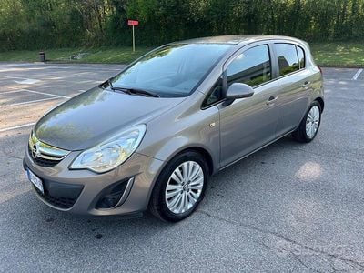 Usata Opel Corsa 86 CV (63 kW) 2013 Grigio Utilitaria