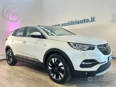 Usata Opel Grandland X Elegance 131 CV (96 kW) 2021 Bianco metallizzato SUV