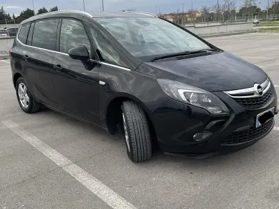 Usata Opel Zafira 136 CV (100 kW) 2014 Nero Monovolume