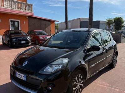 Usata Renault Clio IV Dynamique 75 CV (55 kW) 2012 Nero Berlina
