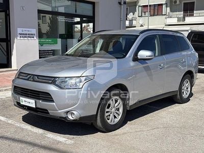 Usata Mitsubishi Outlander Intense 150 CV (110 kW) 2014 Grigio SUV
