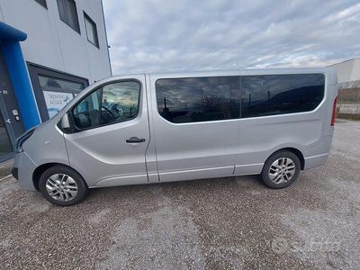 Grigio Usata 2015 Opel Vivaro Monovolume | 16.000 €