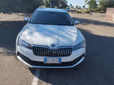 Usata Skoda Superb Executive 150 CV (110 kW) 2022 Bianco Station wagon