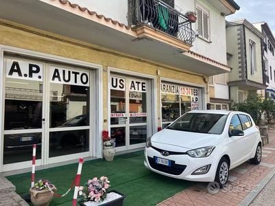 Usata Hyundai i20 Classic 84 CV (61 kW) 2015 Bianco Berlina