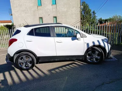 Usata Opel Mokka Cosmo 140 CV (102 kW) 2015 Bianco SUV