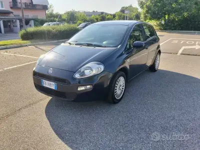 Usata Fiat Punto 77 CV (56 kW) 2015 Blu Utilitaria