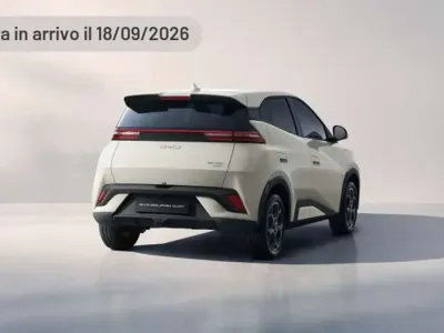 Nuova BYD Dolphin Surf Comfort 60 kW (82 CV) 2026 Argento Utilitaria