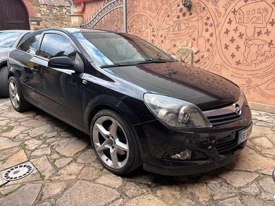 Usata Opel Astra GTC Cosmo 150 CV (110 kW) 2006 Berlina