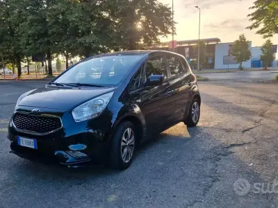 Usata Kia Venga 90 CV (66 kW) 2016 Nero Utilitaria