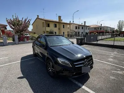 Usata Mercedes GLA200 136 CV (100 kW) 2016 Nero SUV