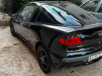 Usata Opel Tigra 90 CV (66 kW) 1996 Nero Coupé
