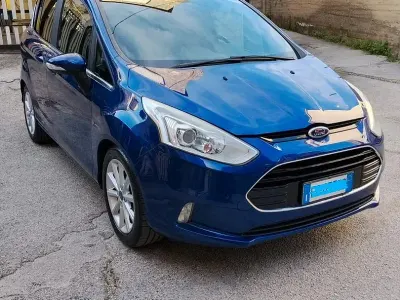 Usata Ford B-MAX Titanium 90 CV (66 kW) 2016 Blu Monovolume