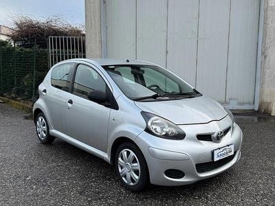 Usata Toyota Aygo 68 CV (50 kW) 2009 Grigio Utilitaria