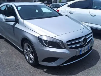 Usata Mercedes A180 109 CV (80 kW) 2014 Argento Berlina