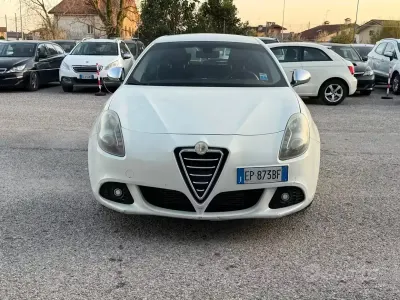 Usata Alfa Romeo Giulietta Progression 105 CV (77 kW) 2012 Bianco Utilitaria