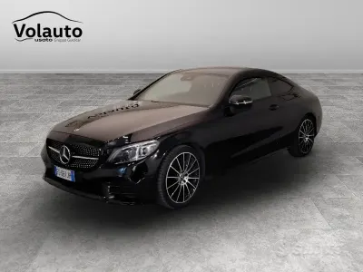 Usado Mercedes 220 Premium 194 CV (142 kW) 2018 Negro Coupe