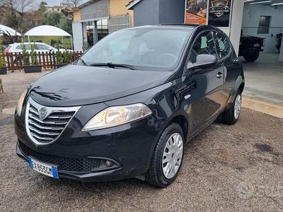 Usata Lancia Ypsilon Gold 86 CV (63 kW) 2014 Nero Utilitaria