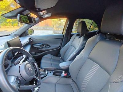 Usata Toyota Yaris Cross 92 CV (67 kW) 2024 Oro SUV