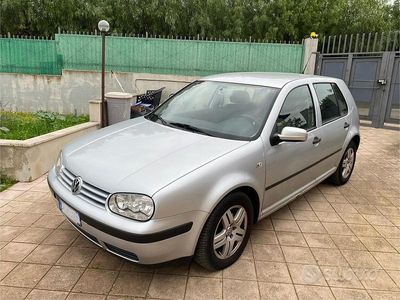 Grigio Usata 2002 VW Golf Berlina | 1950 € (Buon prezzo)