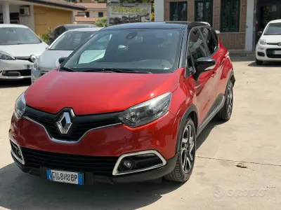 Usata Renault Captur 90 CV (66 kW) 2014 Rosso SUV