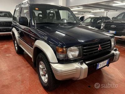 Usata Mitsubishi Pajero 99 CV (72 kW) 1996 Blu/azzurro SUV