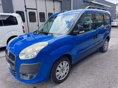 Usata Fiat Doblò Active 95 CV (69 kW) 2011 Blu/azzurro Monovolume
