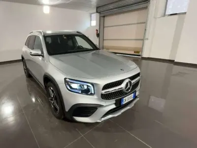Usata Mercedes GLB220 Premium 190 CV (139 kW) 2023 Argento SUV
