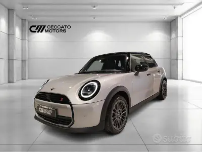 Nuova Mini Cooper Classic 150 kW (204 CV) 2025 Utilitaria