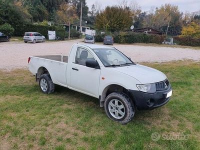 Usata Mitsubishi L200 136 CV (100 kW) 2006 Bianco Pick-up