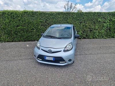 Usata Toyota Aygo Connect Style 69 CV (50 kW) 2013 Grigio Utilitaria