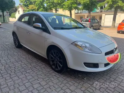 Usata Fiat Bravo 105 CV (77 kW) 2012 Bianco Utilitaria