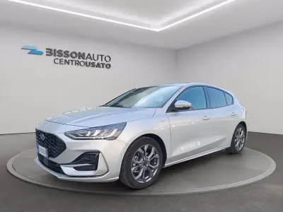 Usata Ford Focus ST-Line X 125 CV (91 kW) 2023 Polvere di luna Berlina