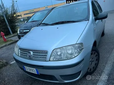 Usata Fiat Punto 60 CV (44 kW) 2010 Grigio Utilitaria