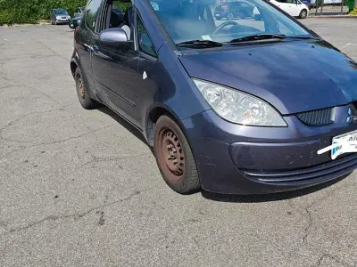 Usata Mitsubishi Colt 75 CV (55 kW) 2006 Grigio Utilitaria