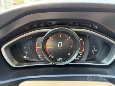Usata Volvo V40 CC 120 CV (88 kW) 2017 Grigio Station wagon