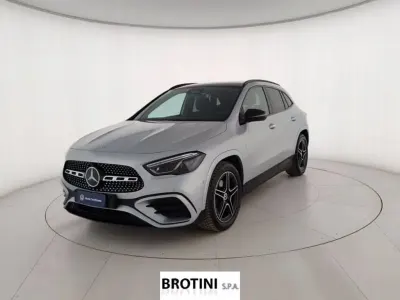 Usata Mercedes GLA200 AMG line 150 CV (110 kW) 2025 Argento SUV