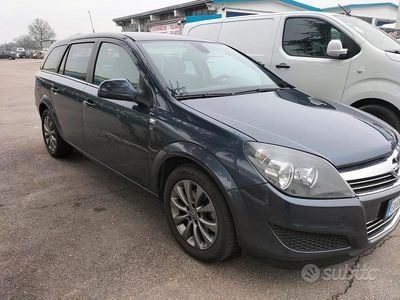 Usata Opel Astra Edition 115 CV (84 kW) 2010 Blu Station wagon