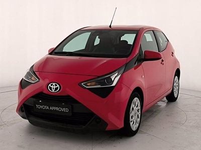 Usata Toyota Aygo X-play 72 CV (52 kW) 2021 Rosso Utilitaria
