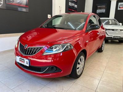 Usata Lancia Ypsilon Gold 69 CV (50 kW) 2022 Rosso Utilitaria